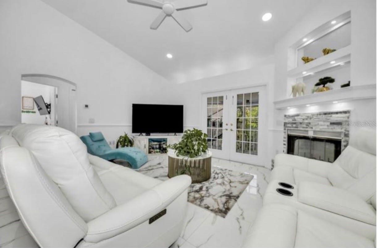 5451 TROPIC DRIVE