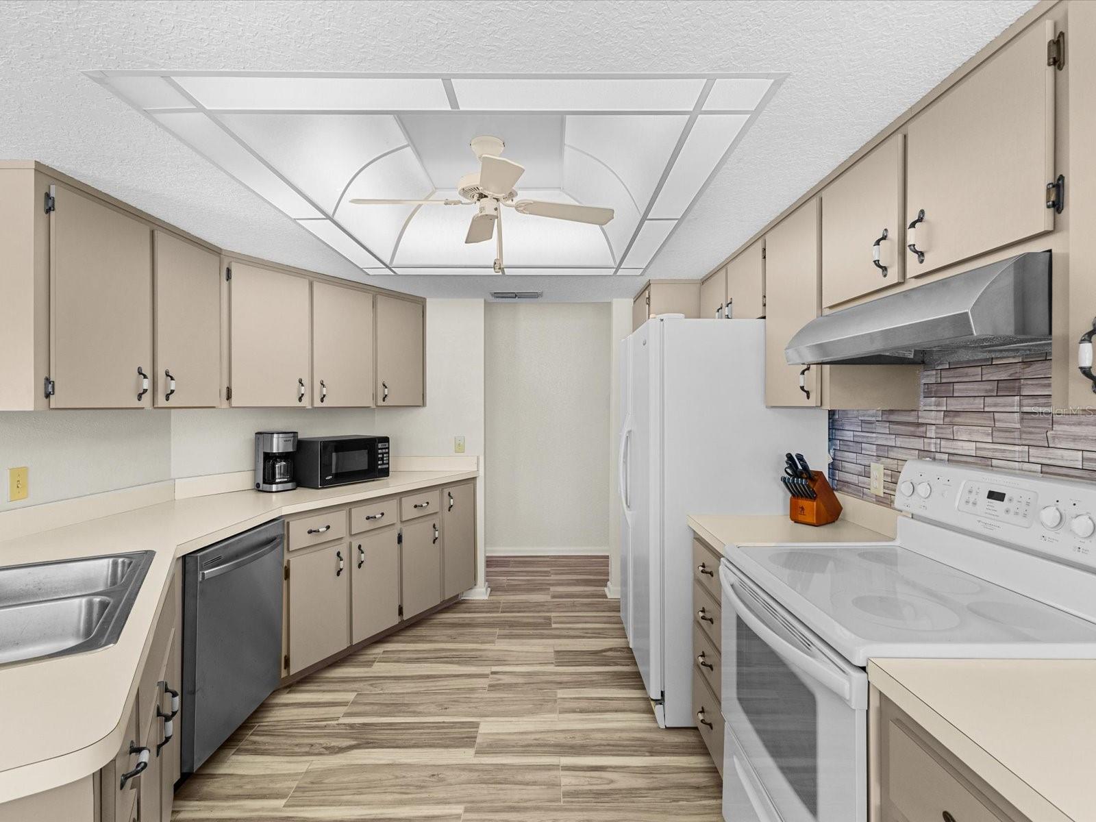 8052 SPRING HILL DRIVE