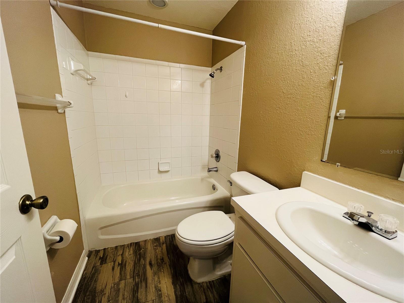 EAST MULBERRY OR A F FLETCHERS ADD - Residential Lease