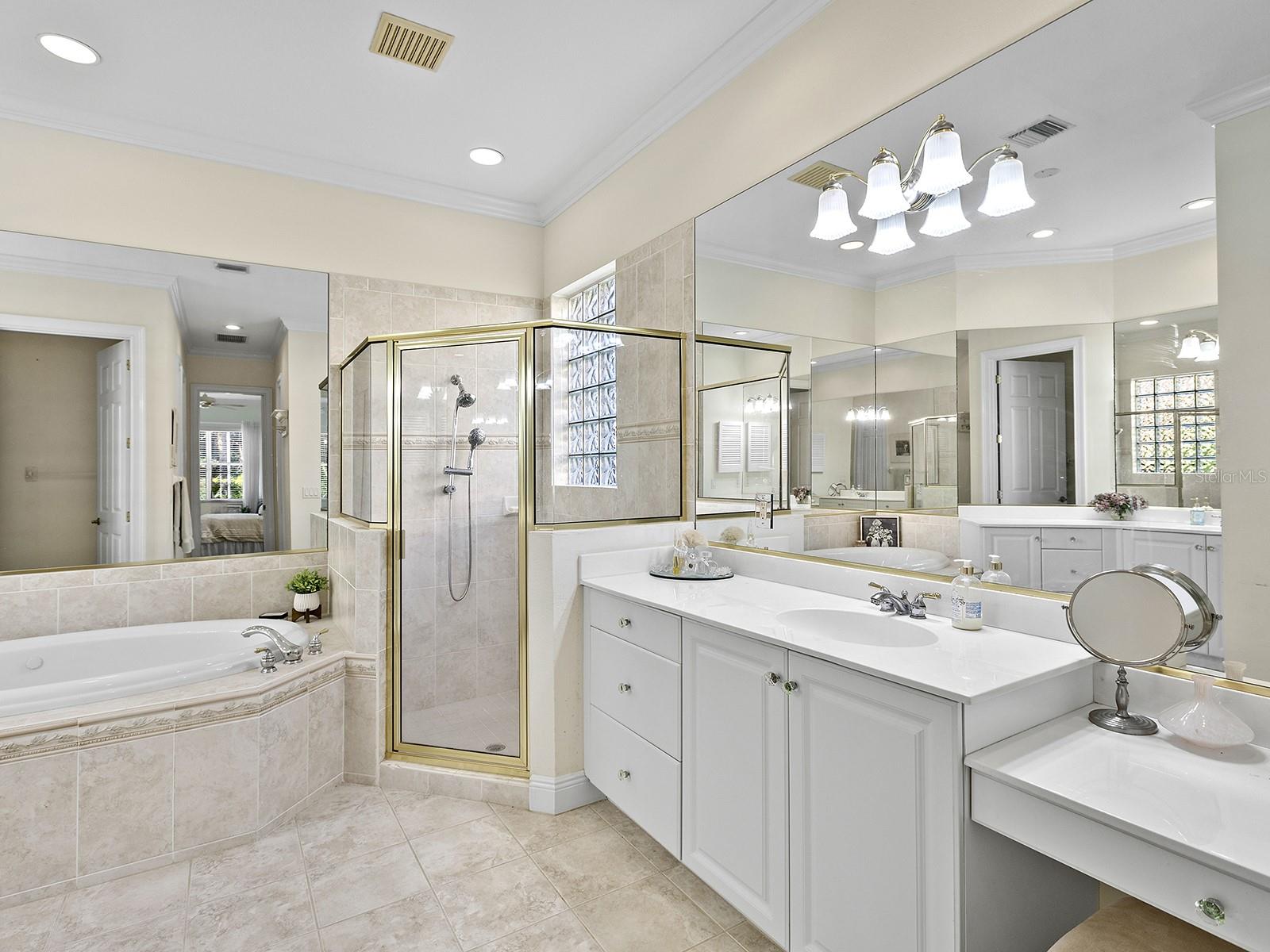 VENETIA PH 4 - Residential