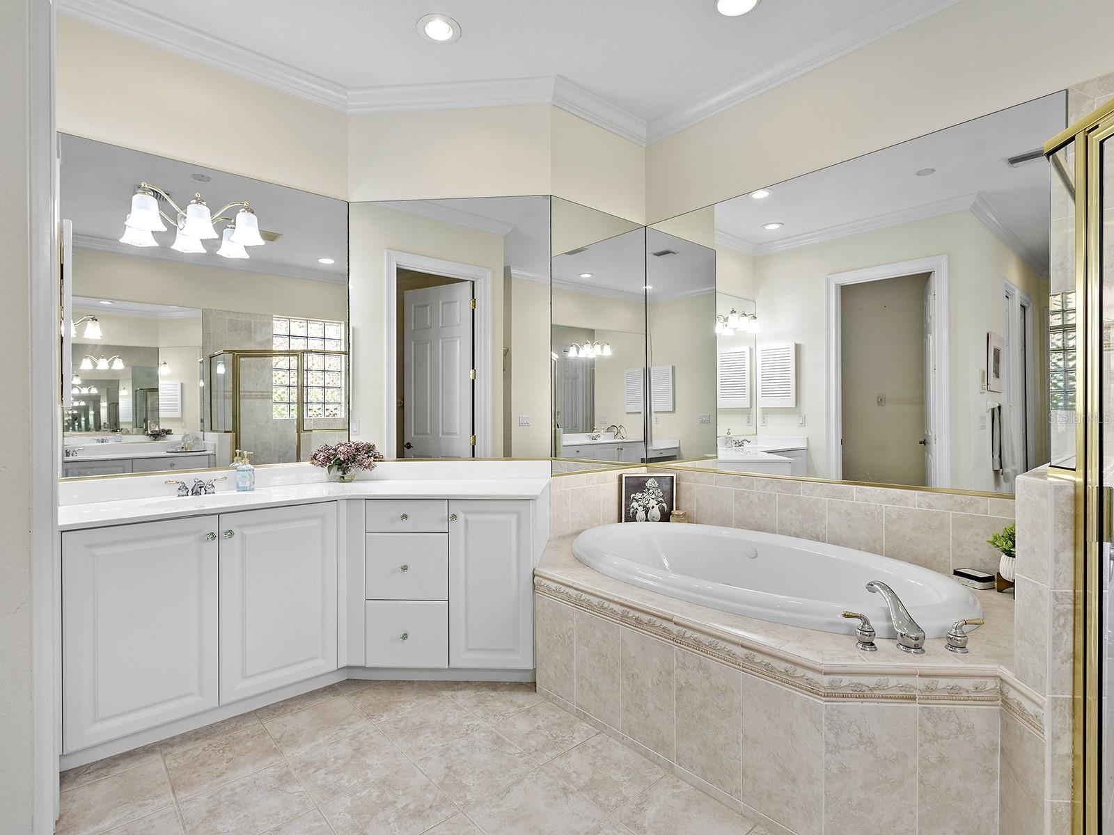 VENETIA PH 4 - Residential