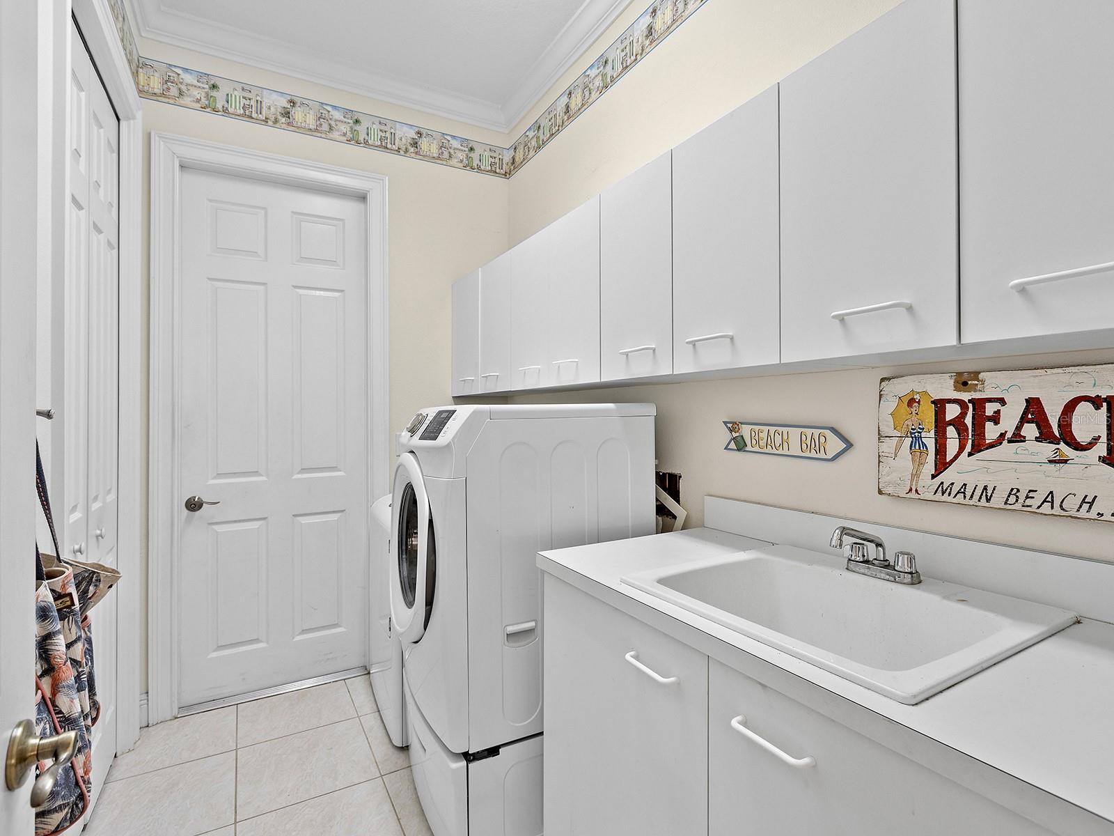 VENETIA PH 4 - Residential