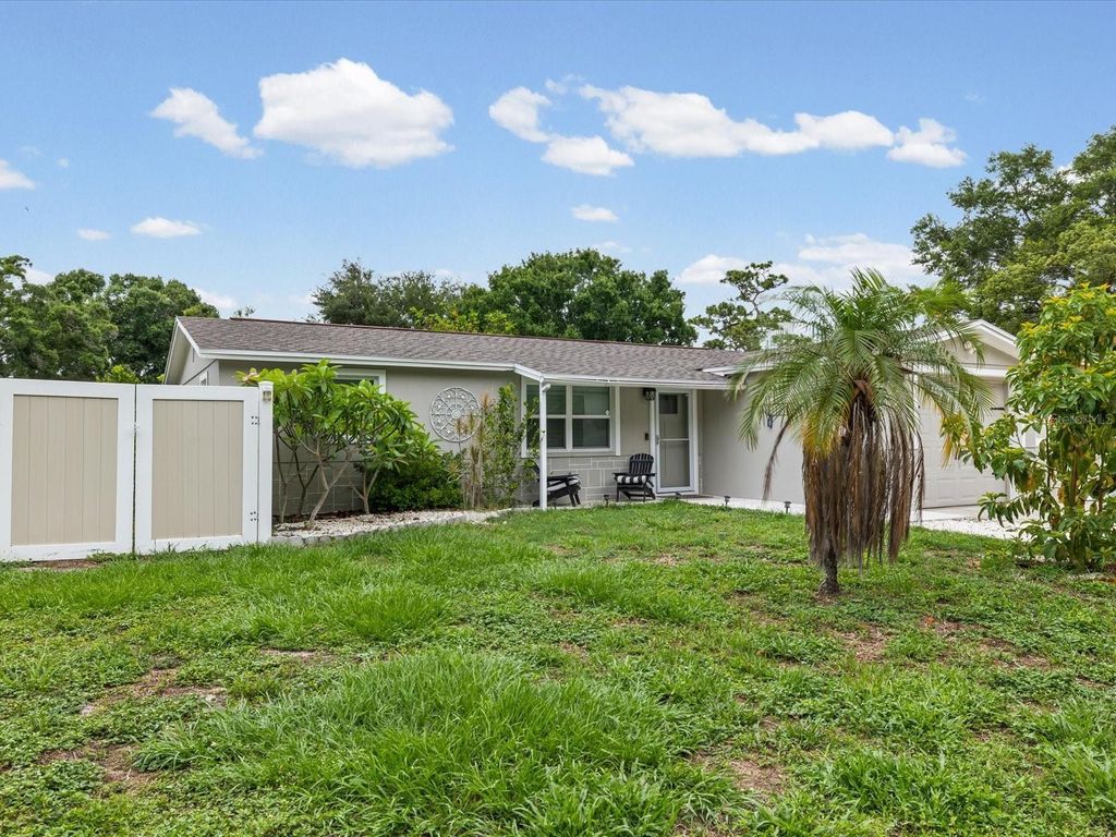 Photo of 10225 128th Terrace, Largo, FL 33773 (MLS # W7886310)