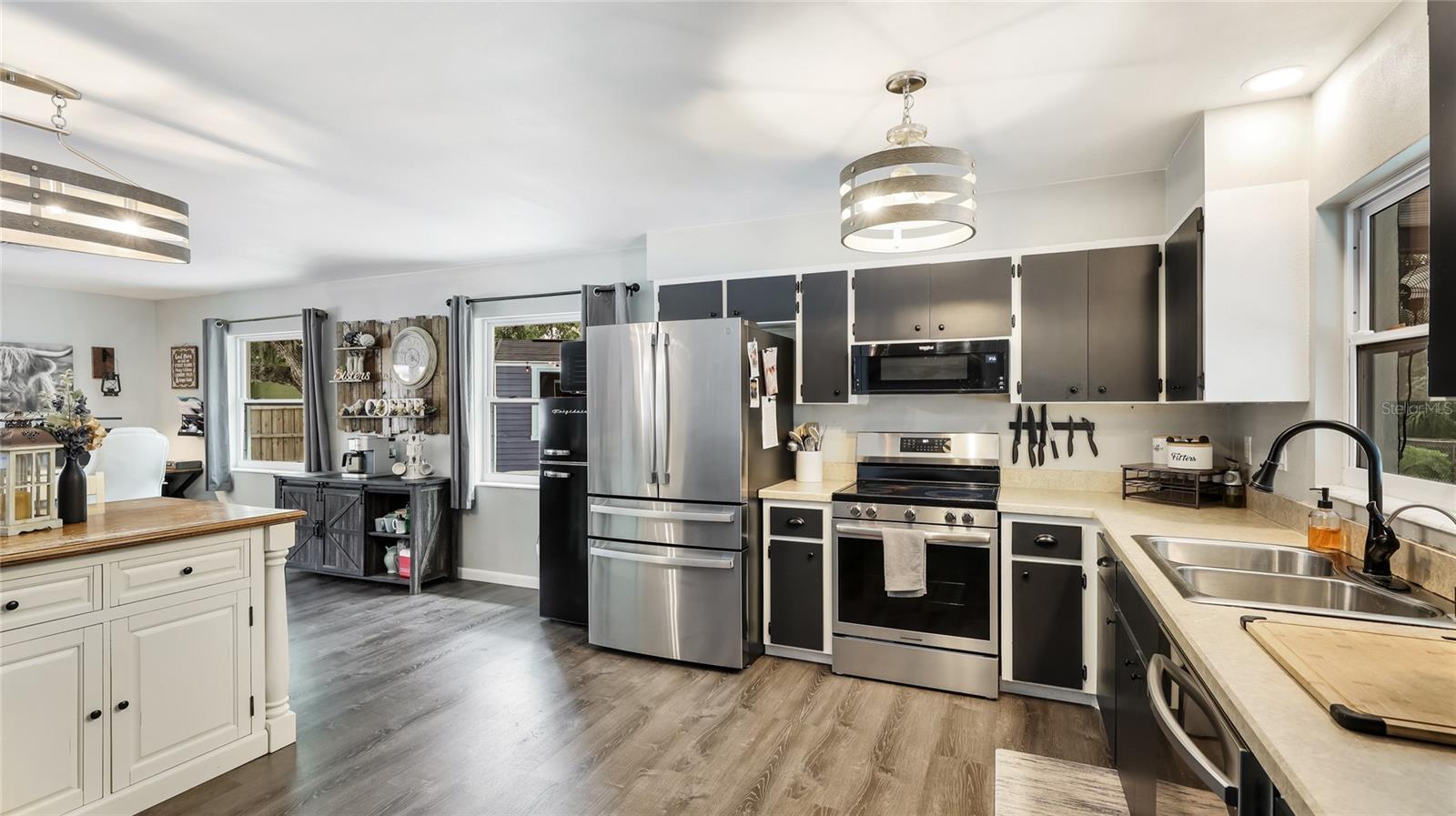 RIDGEWOOD ESTATES 18TH ADD - Residential