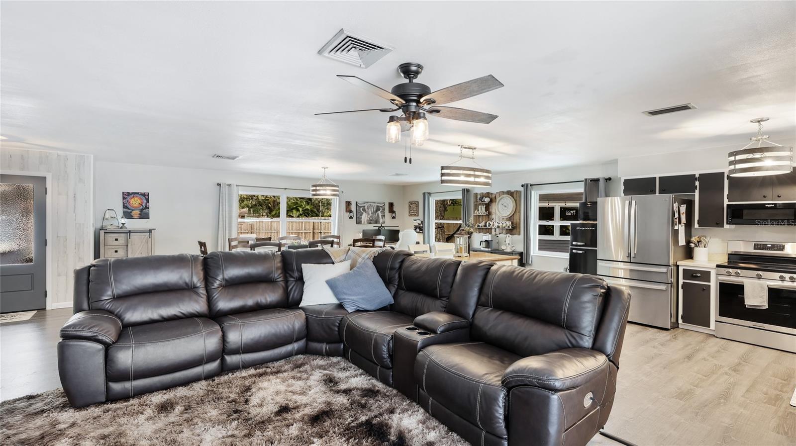 RIDGEWOOD ESTATES 18TH ADD - Residential