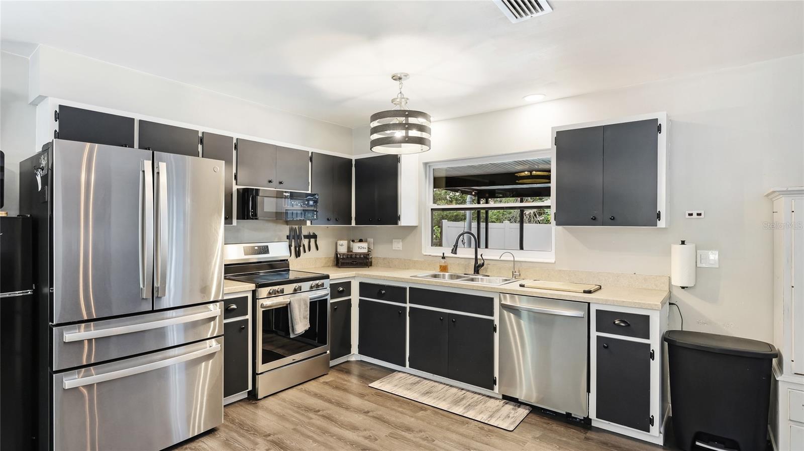 RIDGEWOOD ESTATES 18TH ADD - Residential