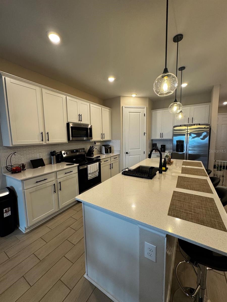 862 BALLANTYNE DRIVE