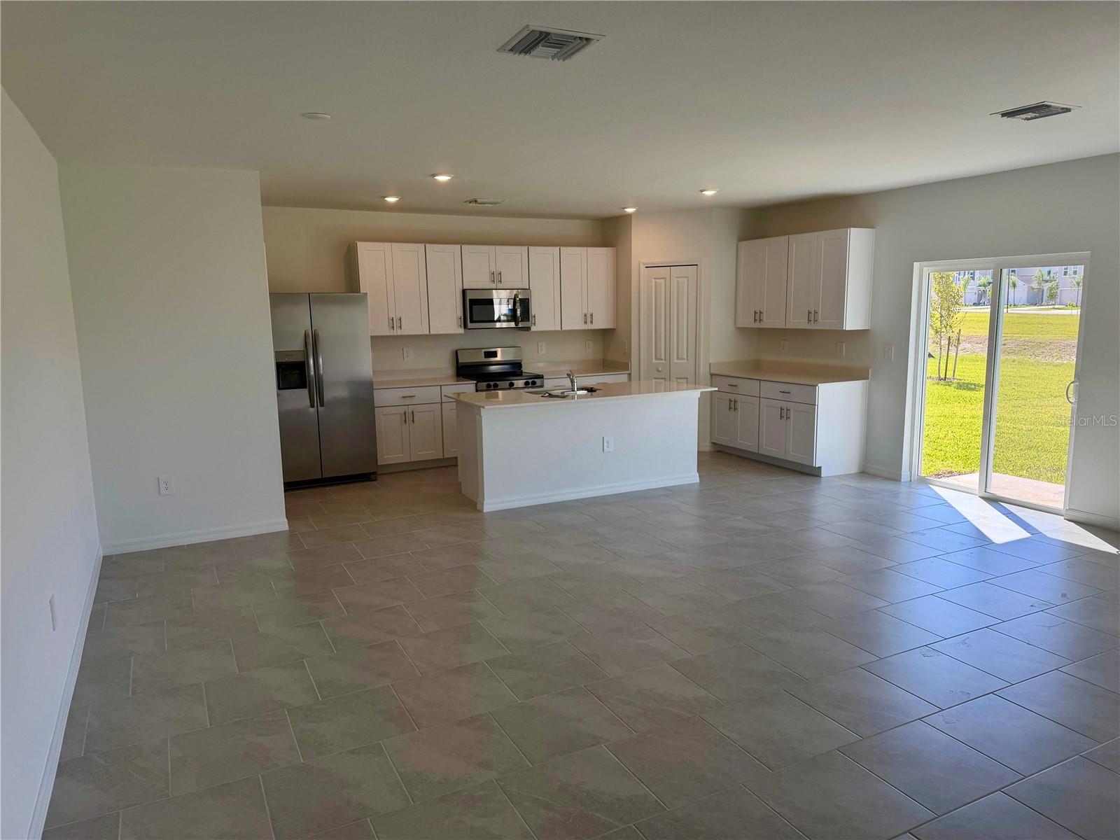 TUCKERS POINTE PH 1 - Residential Lease