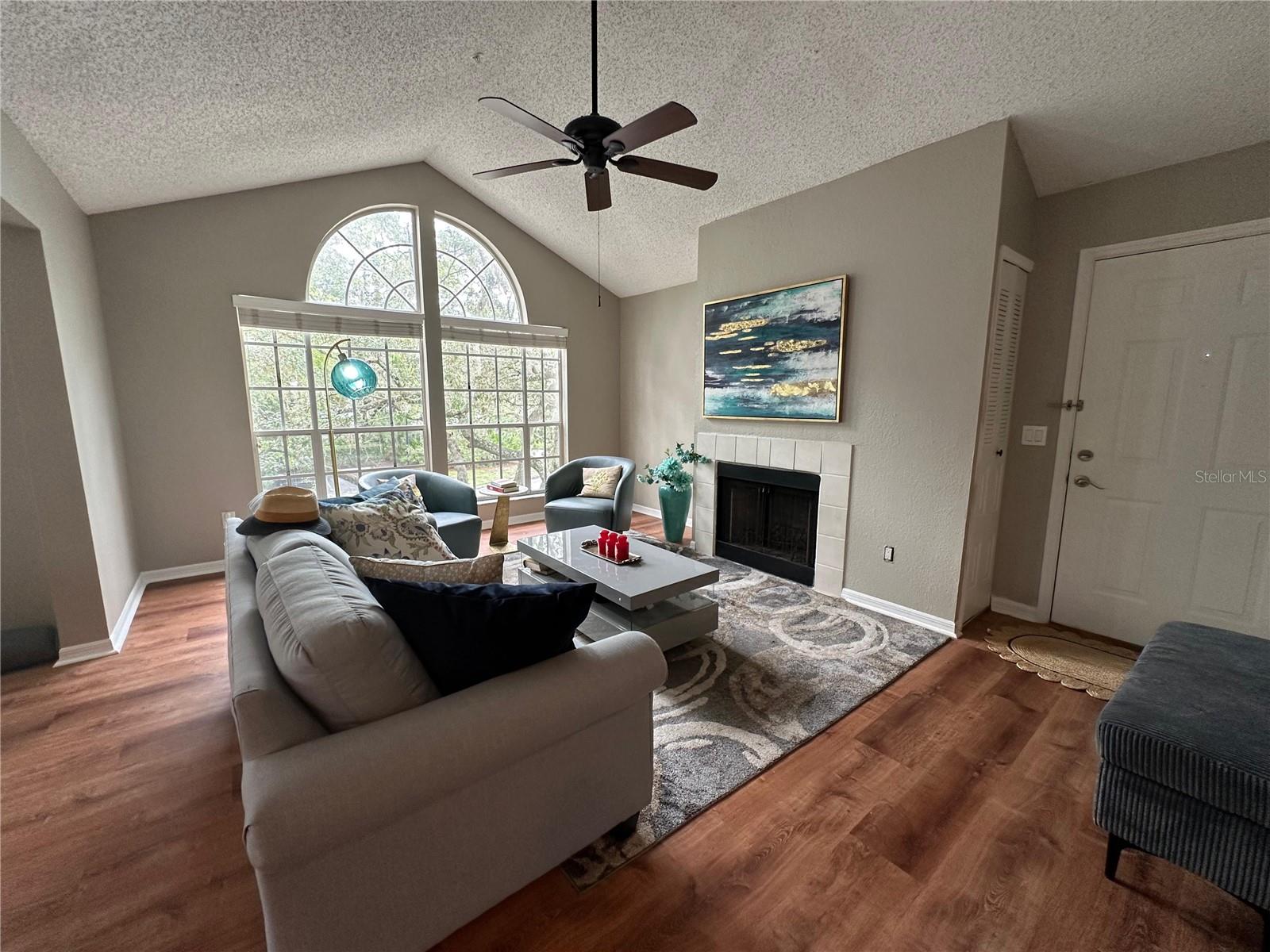 995 NORTHERN DANCER WAY 201