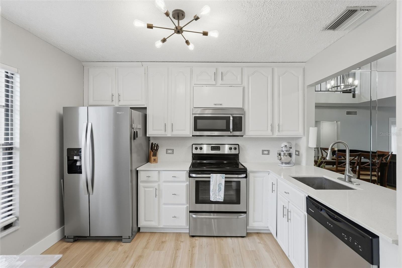 6140 SUN BOULEVARD 7