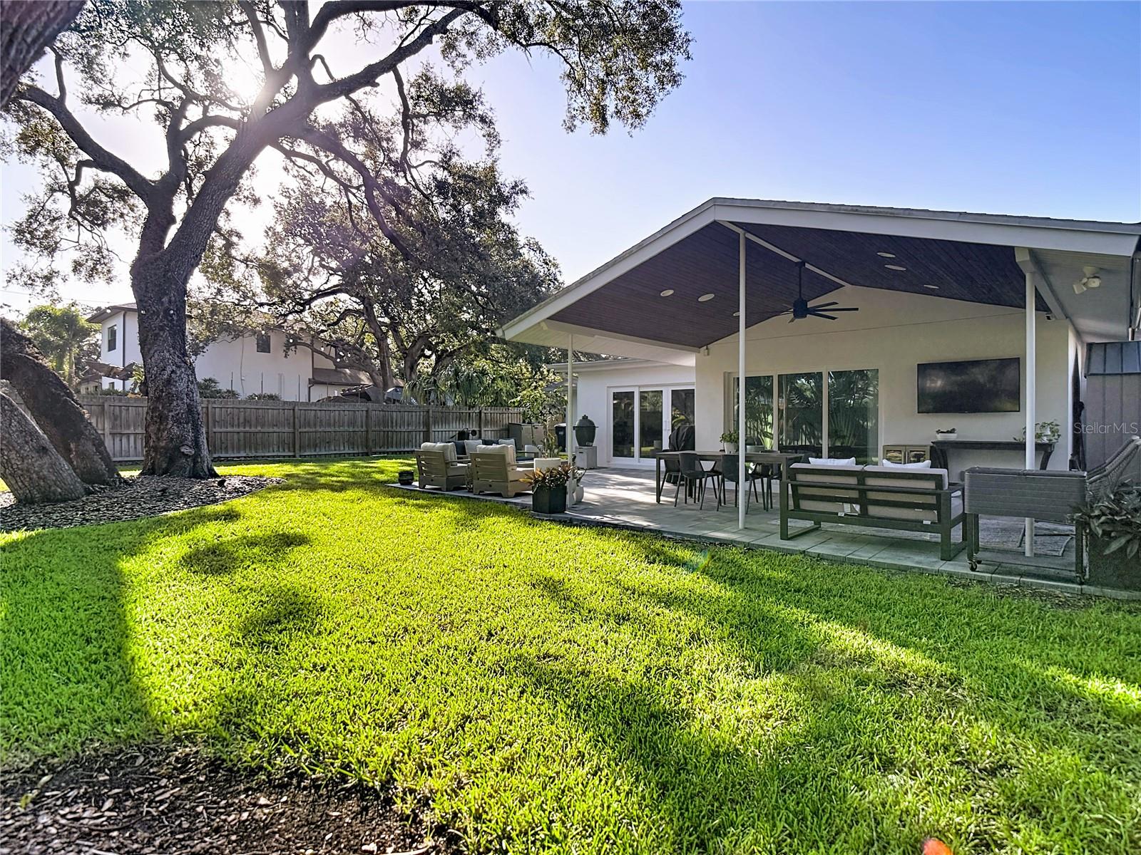 HENDERSON BEACH - Residential Lease