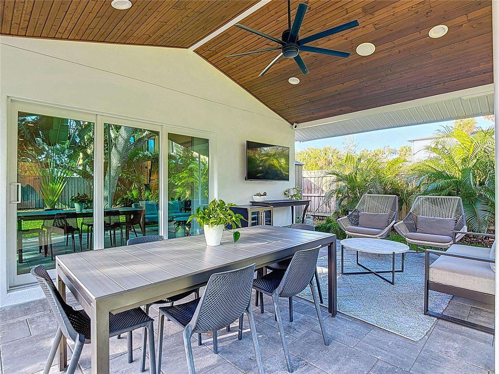 HENDERSON BEACH - Residential Lease