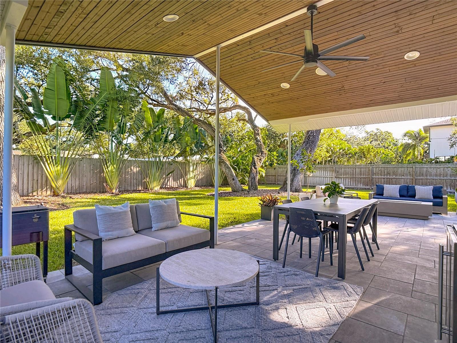 HENDERSON BEACH - Residential Lease