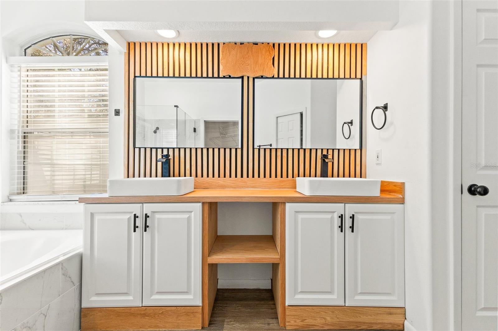 FAIRVIEW ESTATES - Residential