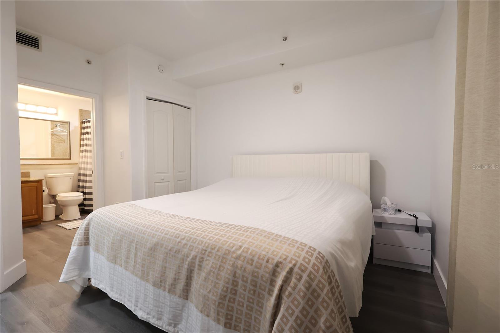 BLUE HERON BEACH RESIDENCE TOWER I - Residential