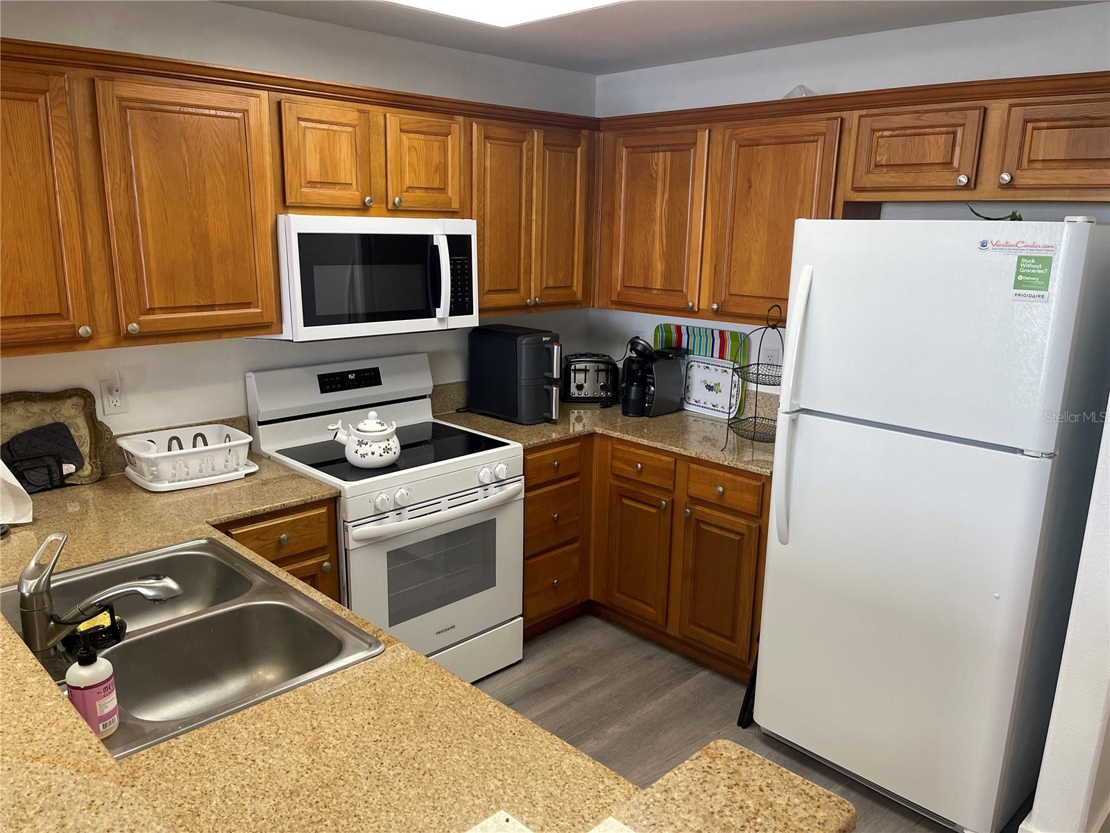 BLUE HERON BEACH RESIDENCE TOWER I - Residential