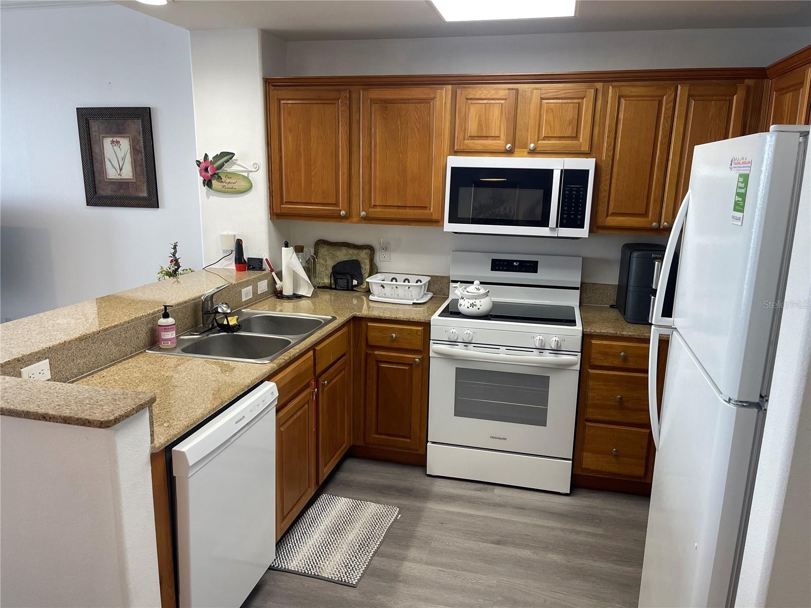 BLUE HERON BEACH RESIDENCE TOWER I - Residential