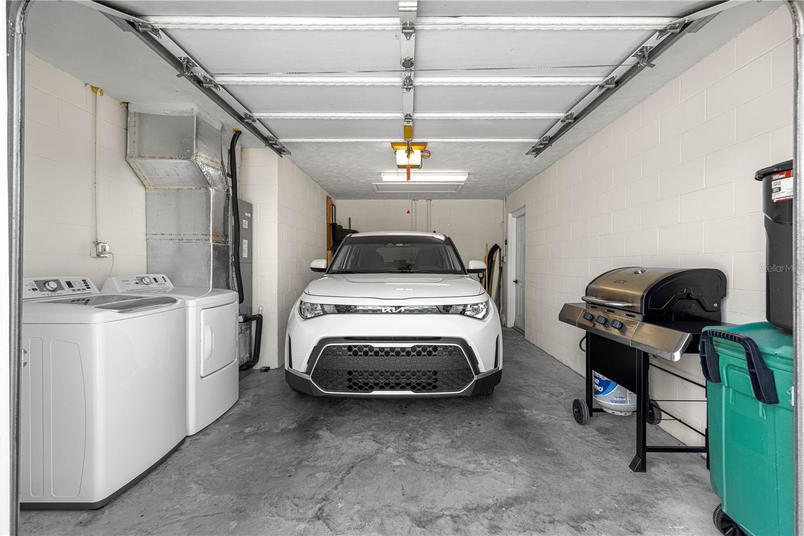 OAK TRACE VILLAS - Residential