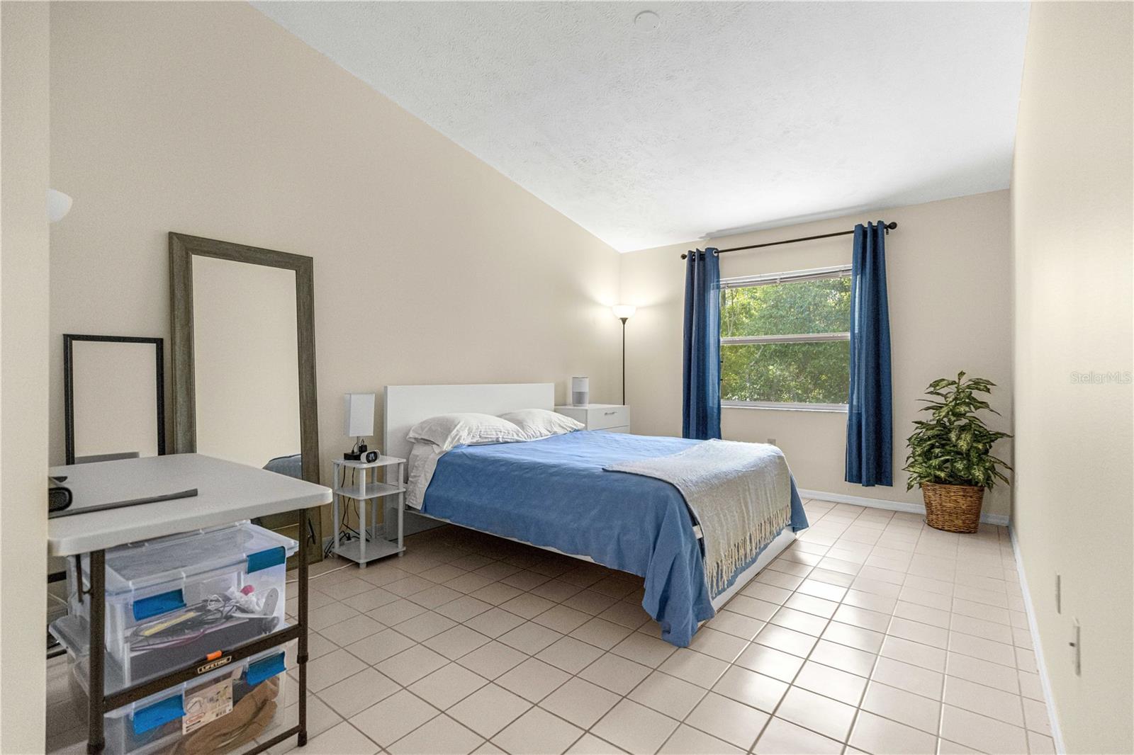 OAK TRACE VILLAS - Residential