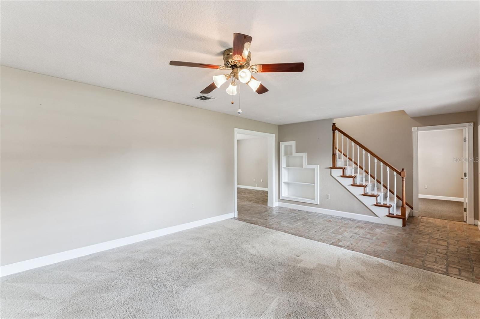 CROWN POINT WOODS - Residential