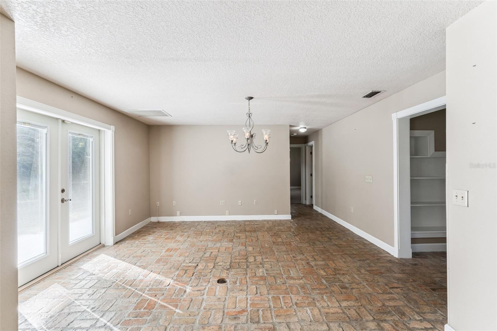 CROWN POINT WOODS - Residential