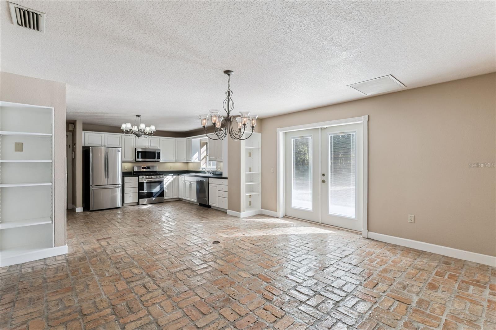 CROWN POINT WOODS - Residential