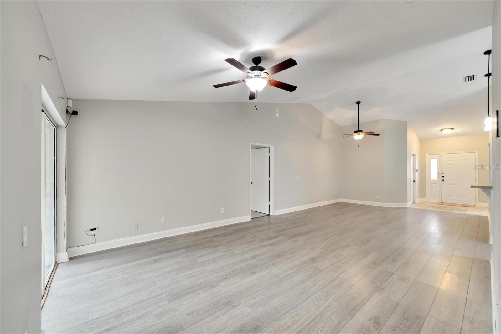 OAKDALE RIVERVIEW ESTATES UN 3 - Residential