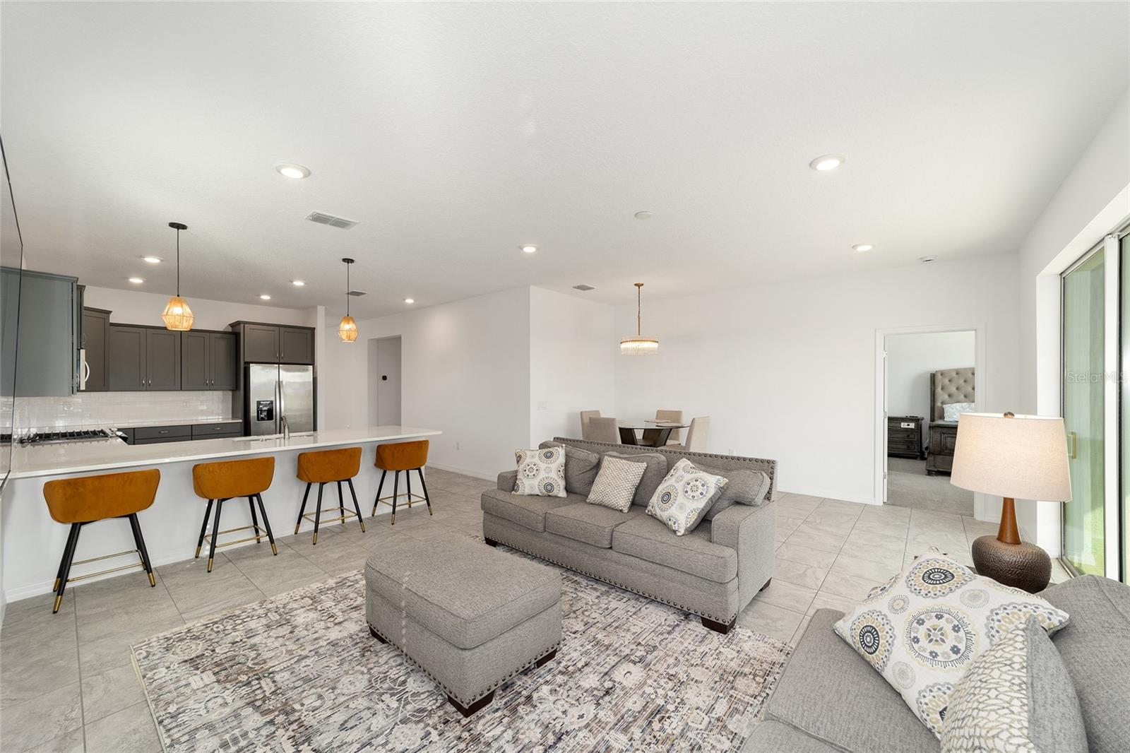 CALESA TOWNSHIP ROAN HILLS PH - Residential