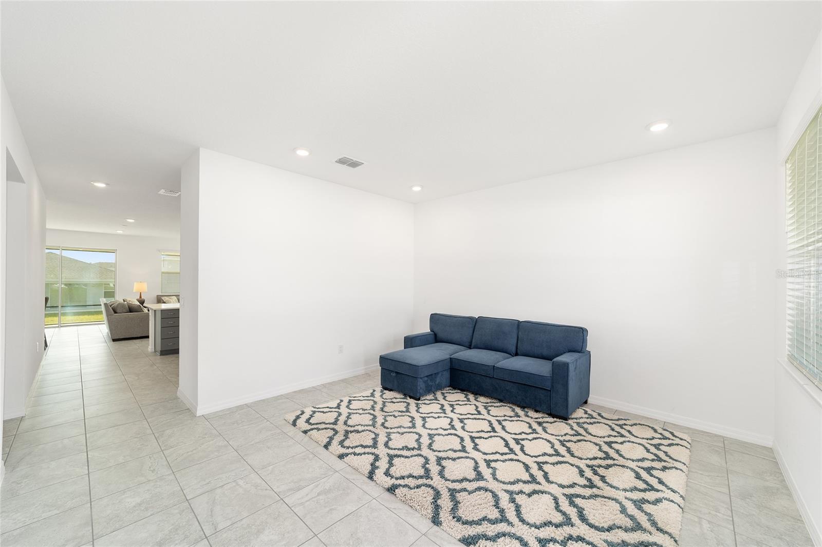 CALESA TOWNSHIP ROAN HILLS PH - Residential