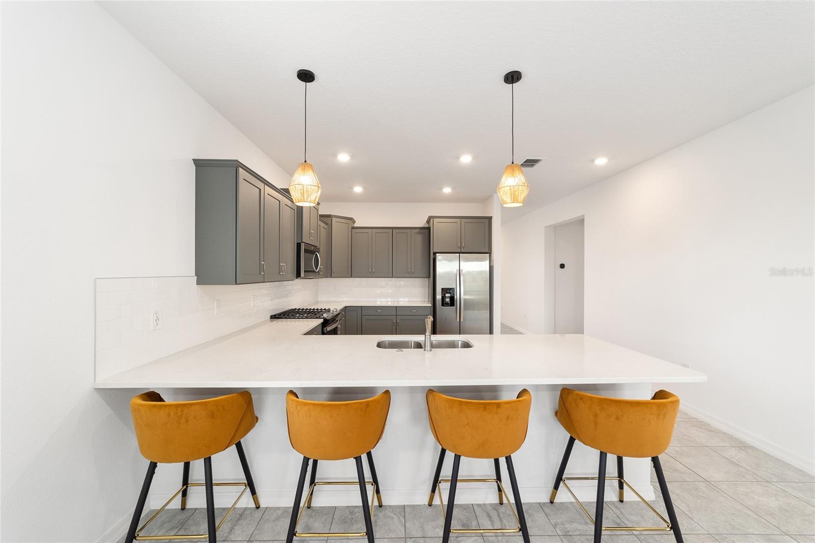 CALESA TOWNSHIP ROAN HILLS PH - Residential