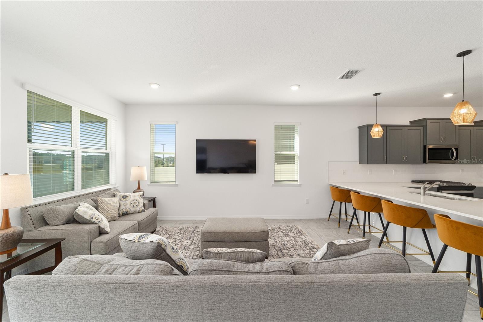 CALESA TOWNSHIP ROAN HILLS PH - Residential