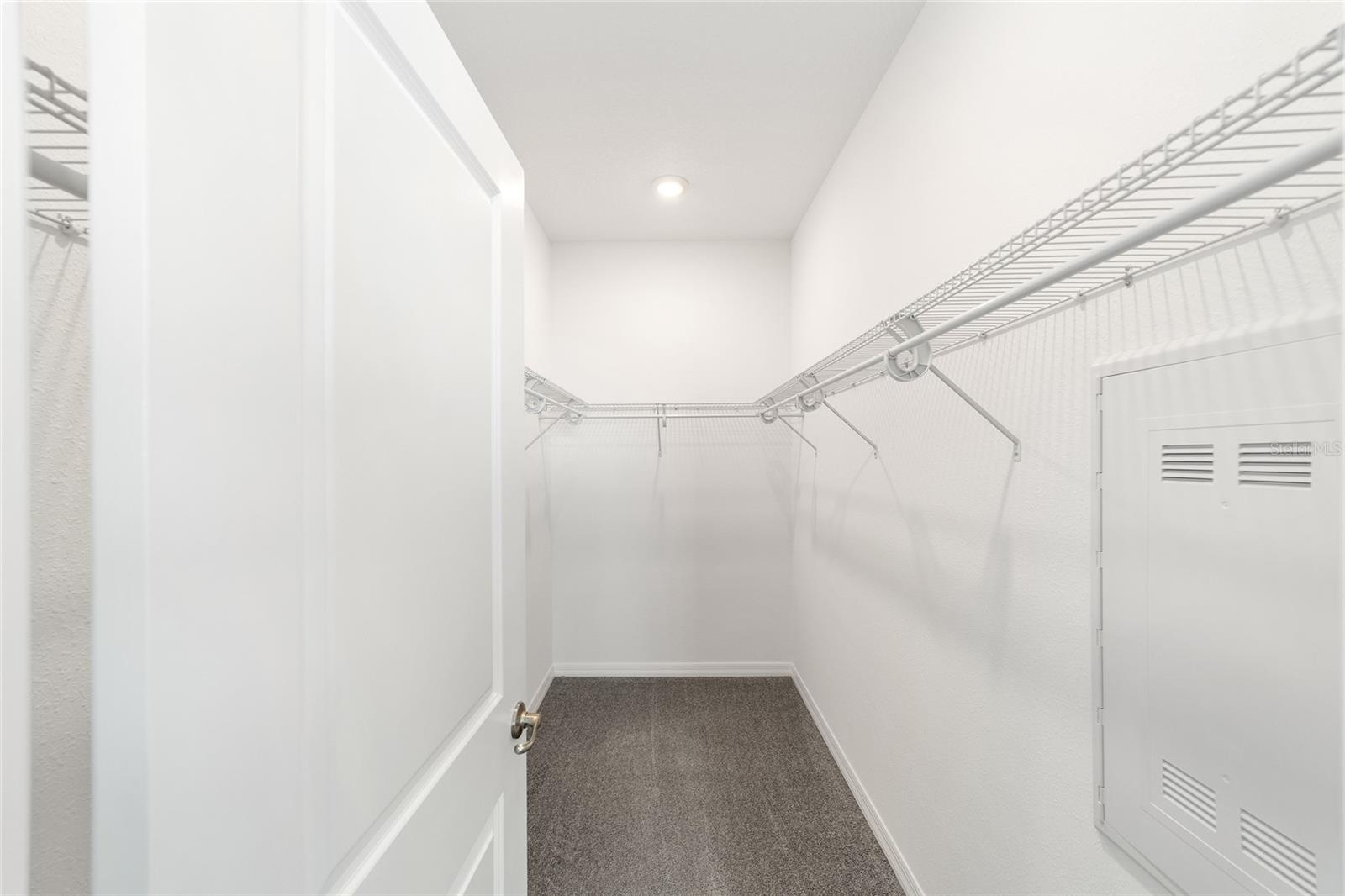 CALESA TOWNSHIP ROAN HILLS PH - Residential