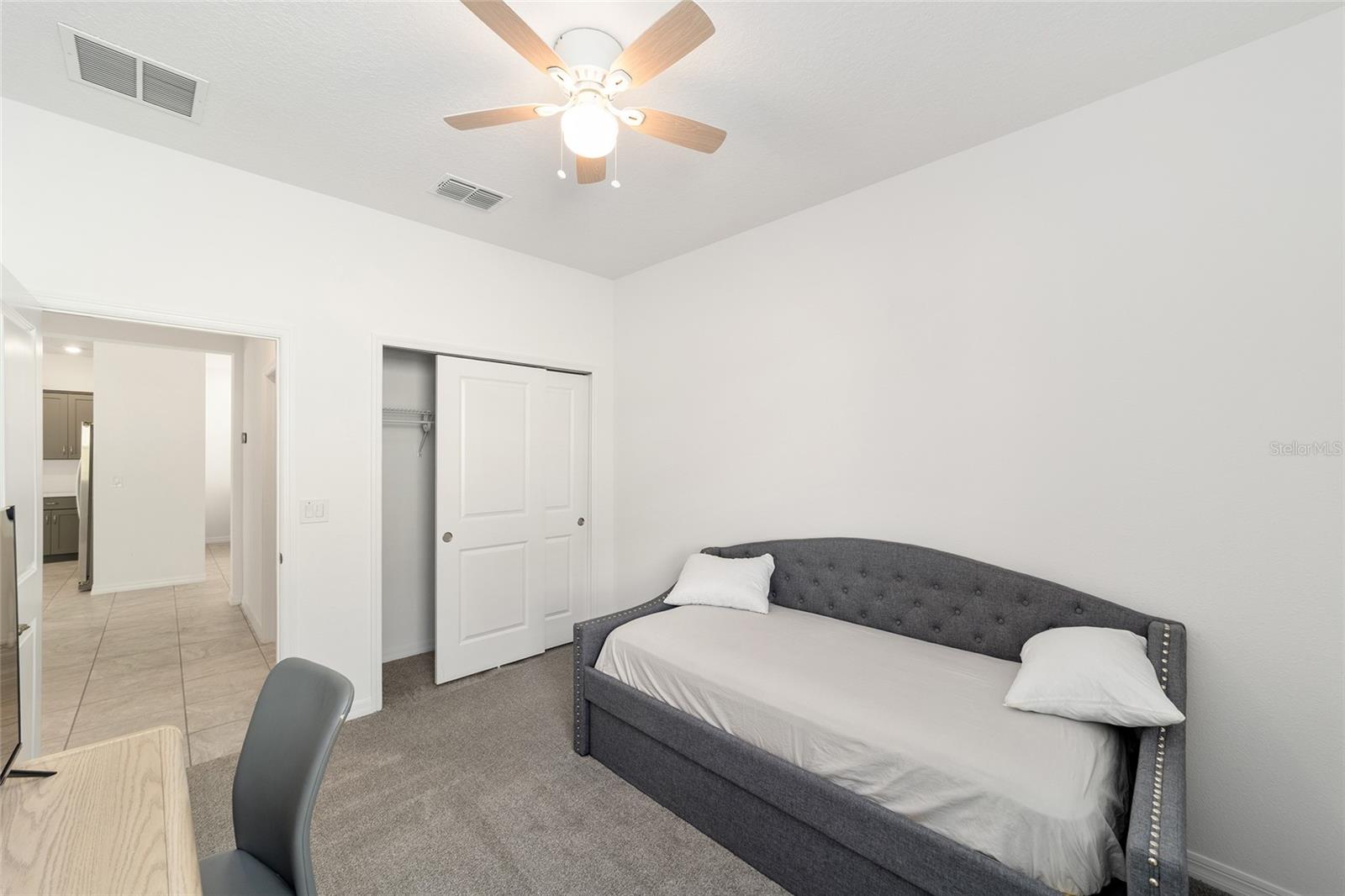 CALESA TOWNSHIP ROAN HILLS PH - Residential