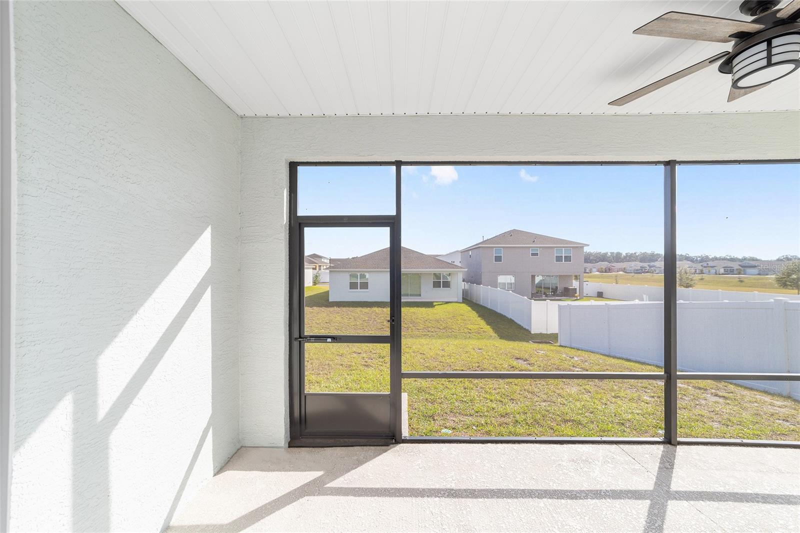 CALESA TOWNSHIP ROAN HILLS PH - Residential