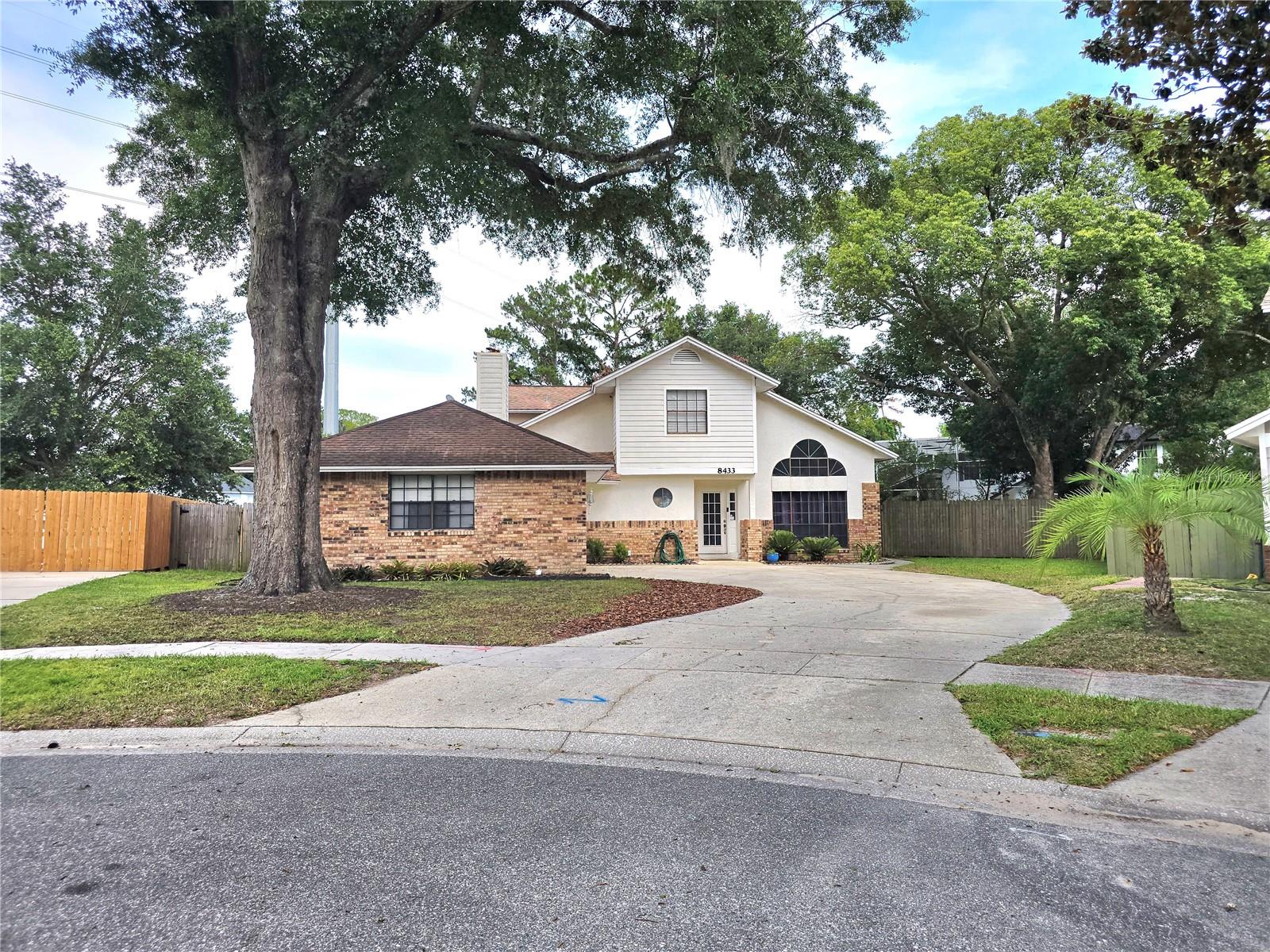 8433 COMMANDER COVE