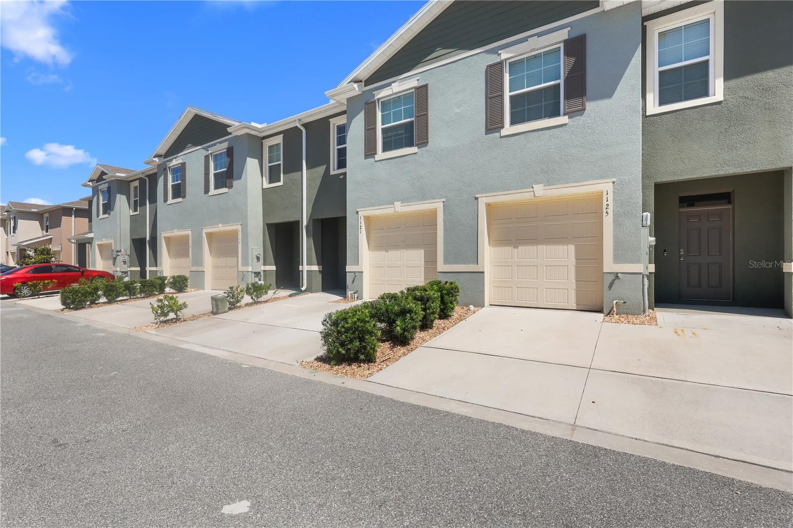 1121 BLUE JAY DRIVE
