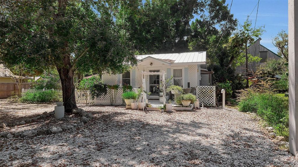 Photo of 2562 Ashton Road, Sarasota, FL 34231 (MLS # A4685871)