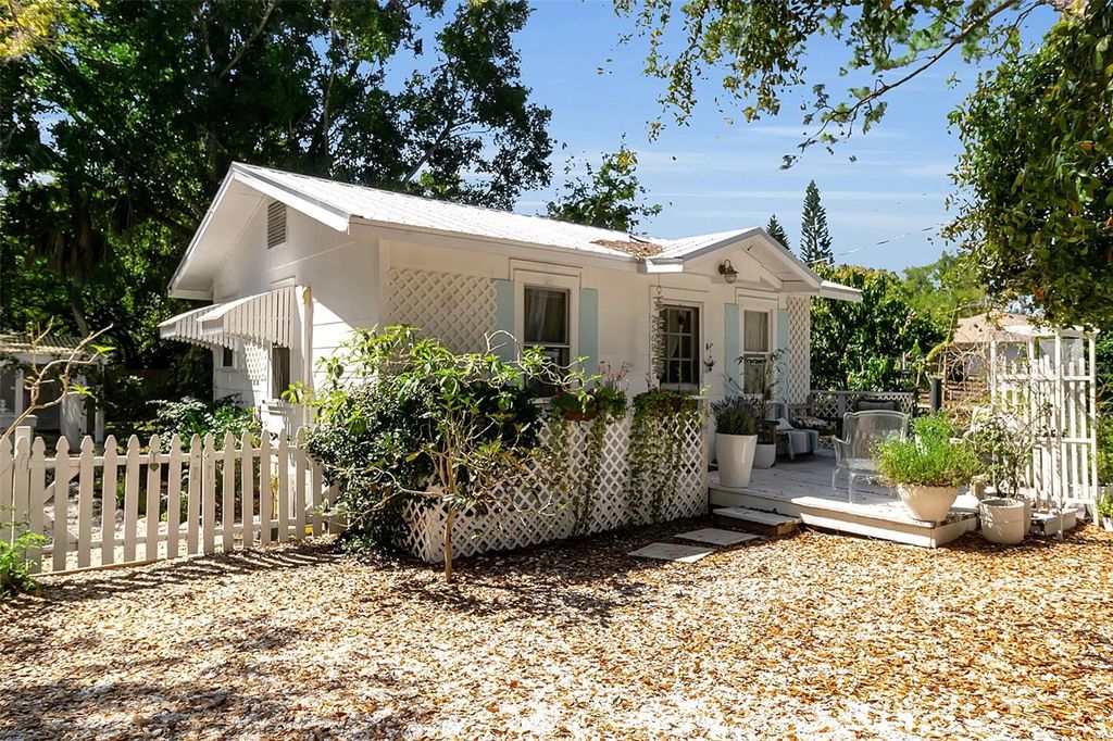 Photo of 2562 Ashton Road, Sarasota, FL 34231 (MLS # A4685871)