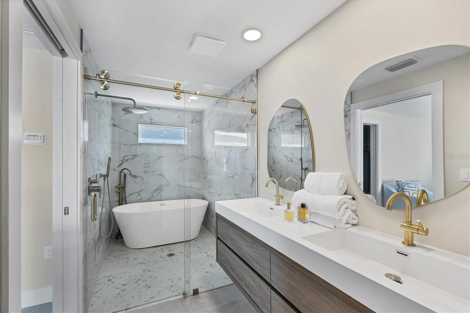 SOUTH GATE - Residential Lease