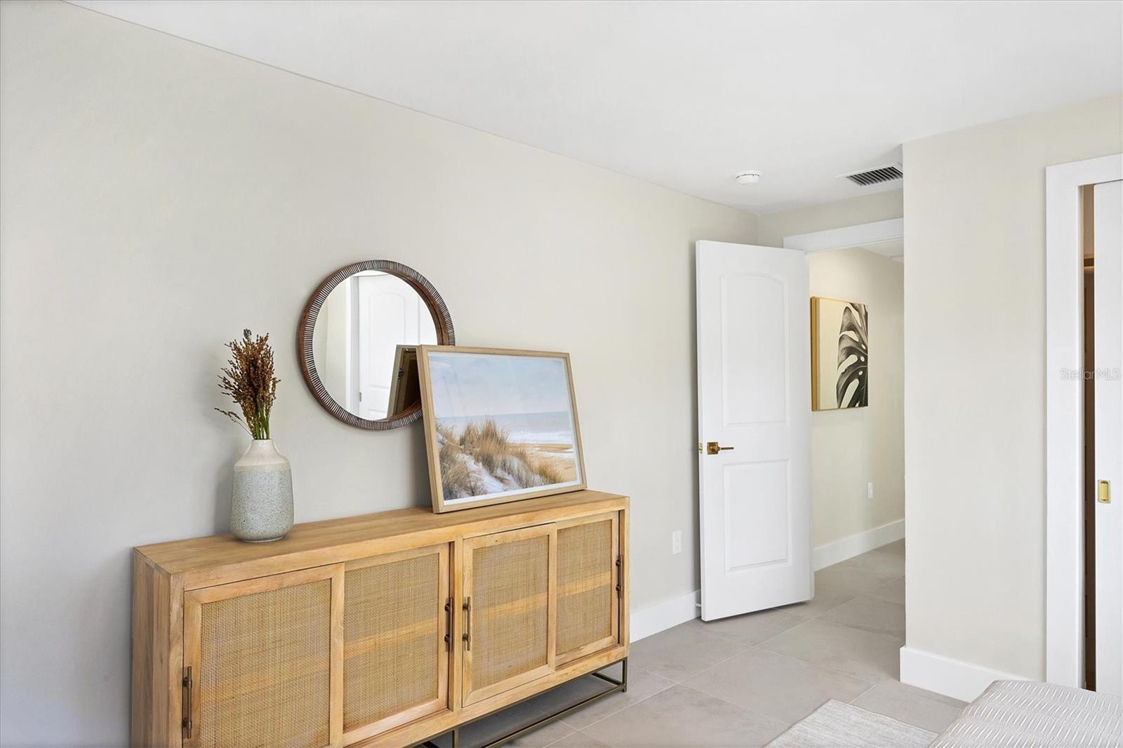 SOUTH GATE - Residential Lease