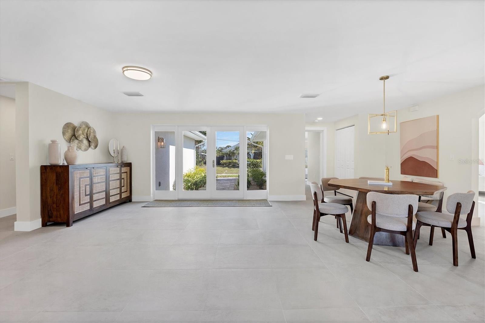 SOUTH GATE - Residential Lease