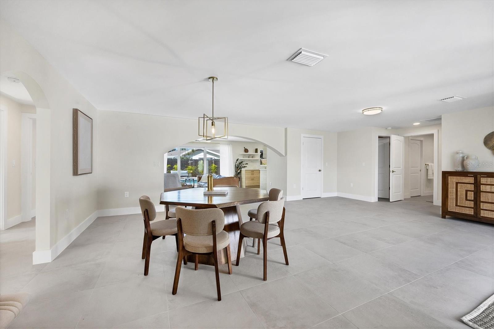 SOUTH GATE - Residential Lease