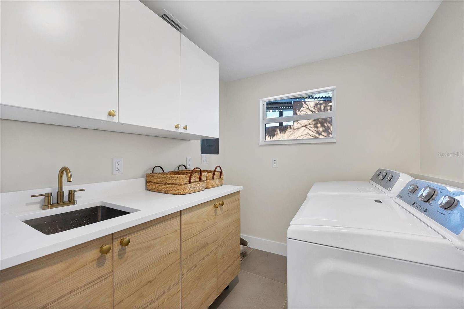 SOUTH GATE - Residential Lease