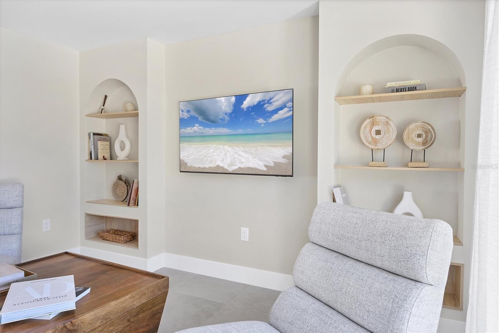 SOUTH GATE - Residential Lease