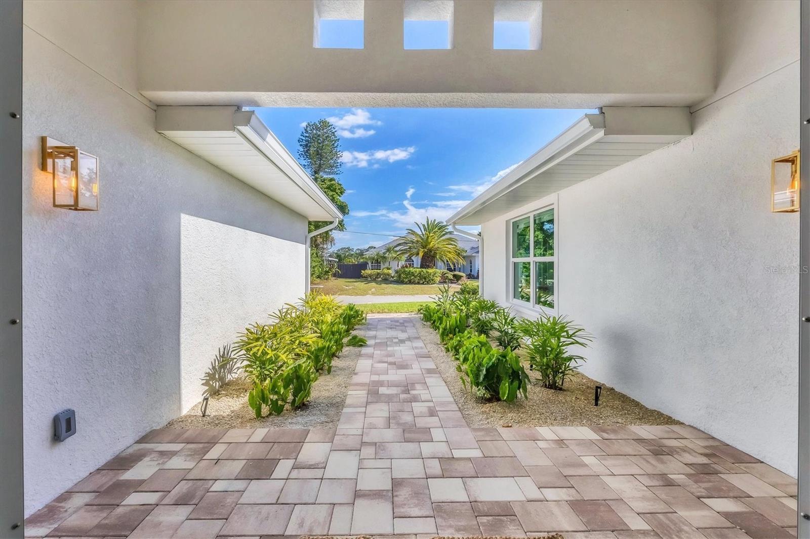 SOUTH GATE - Residential Lease