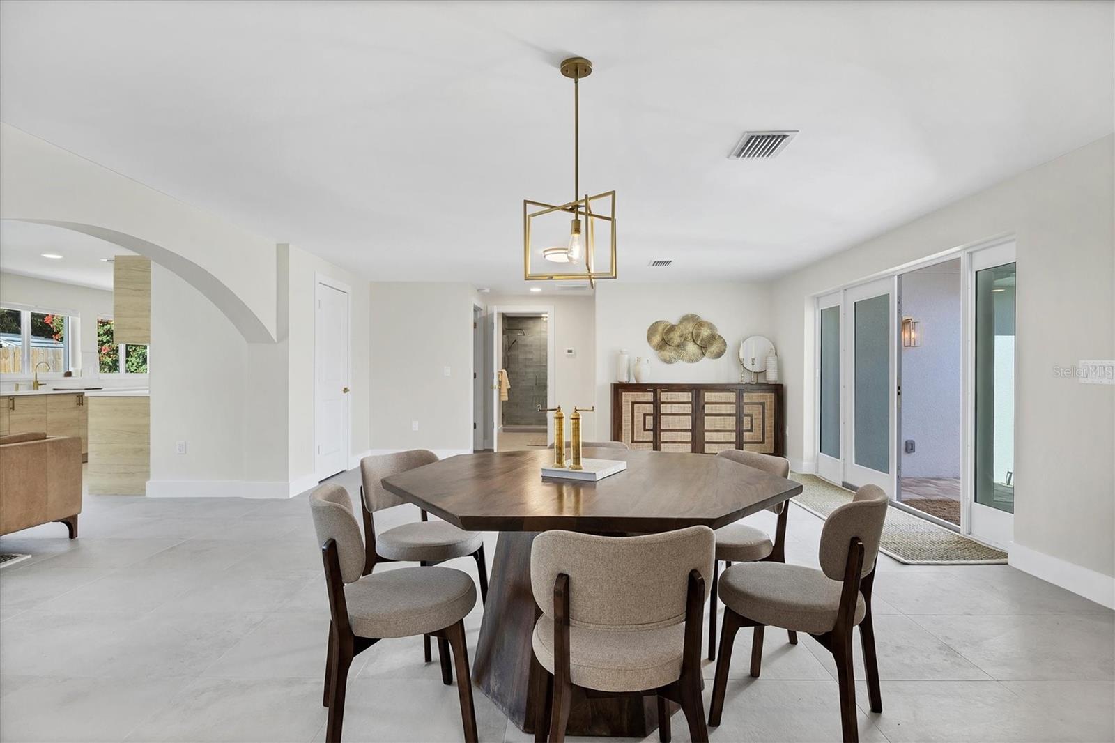 SOUTH GATE - Residential Lease