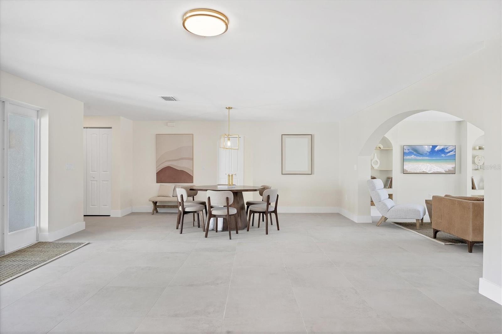 SOUTH GATE - Residential Lease