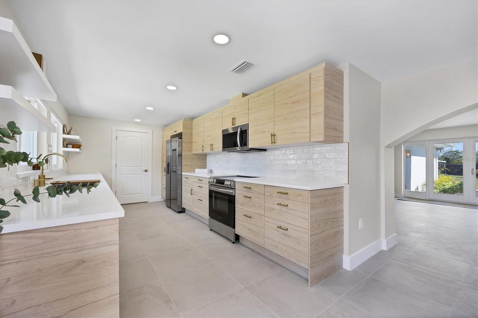 SOUTH GATE - Residential Lease