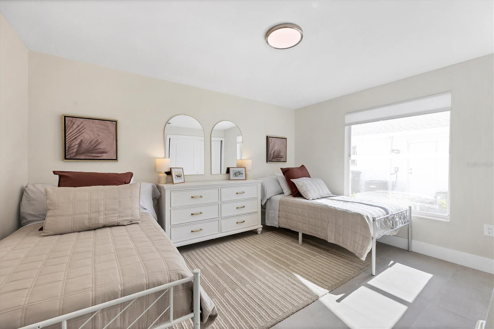 SOUTH GATE - Residential Lease