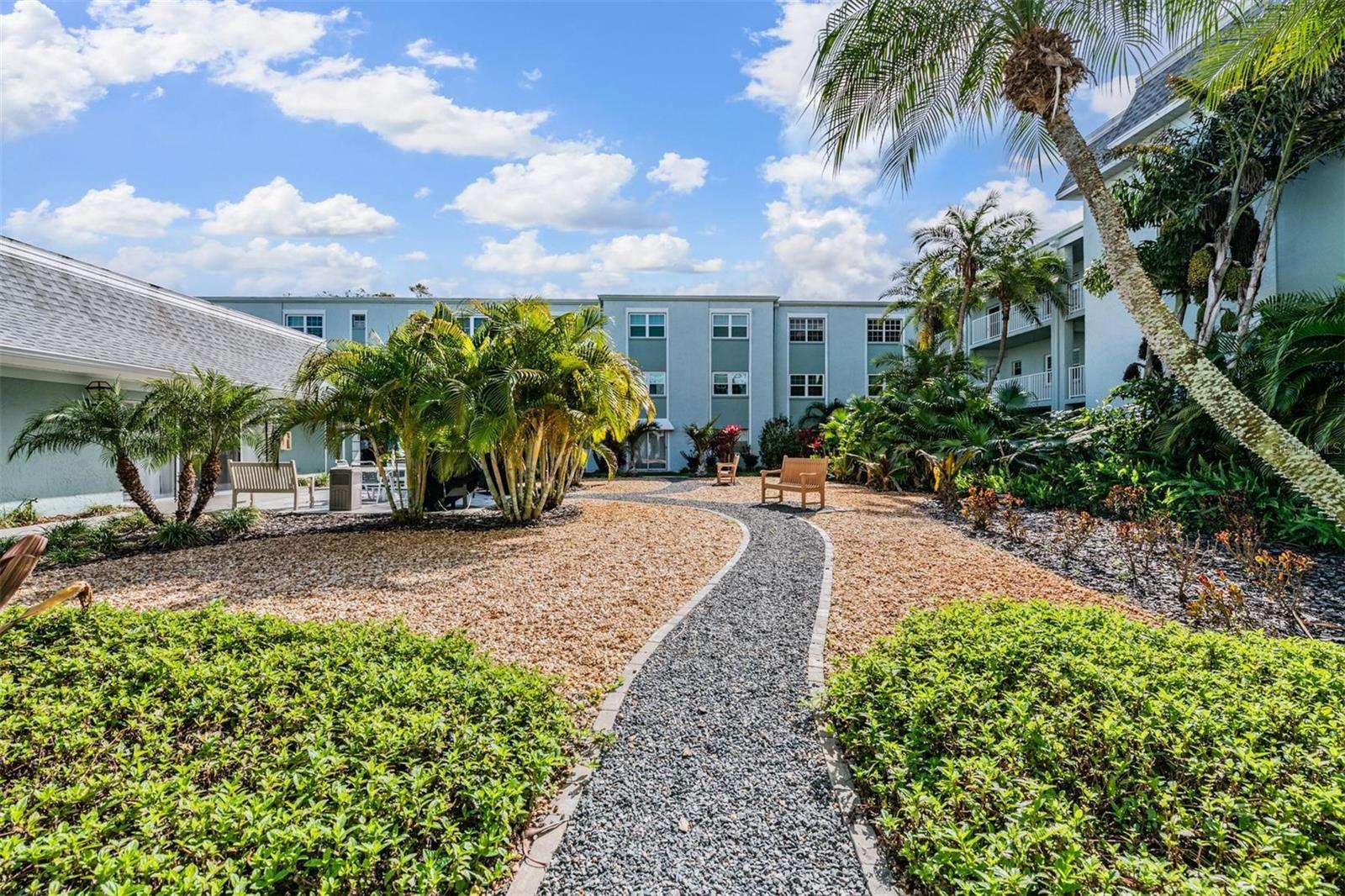 BELLEAIR FOREST - Residential